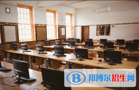 河北2022年現(xiàn)在讀計(jì)算機(jī)學(xué)校什么專業(yè)好