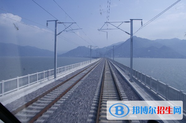河北2022年鐵路學(xué)校什么專業(yè)適合女生