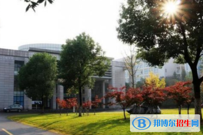 重慶市醫(yī)藥科技學(xué)校怎么樣、好不好