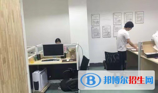 重慶2022年電子商務學?？梢詫W什么