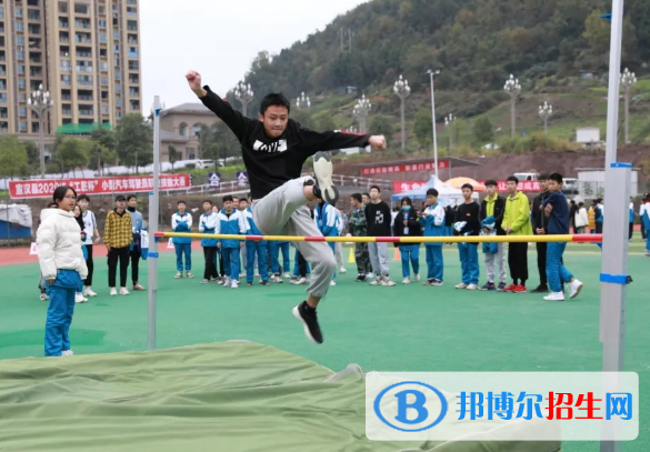 宣漢職業(yè)中專學(xué)校2022年報(bào)名條件、招生要求、招生對象