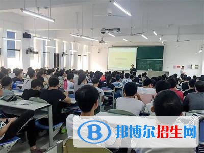 河北2022年女生讀計(jì)算機(jī)學(xué)校有前途嗎
