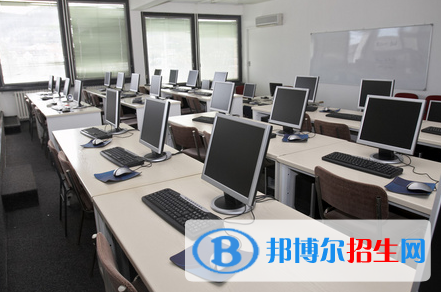 河北2022年計算機學(xué)校學(xué)什么比較好