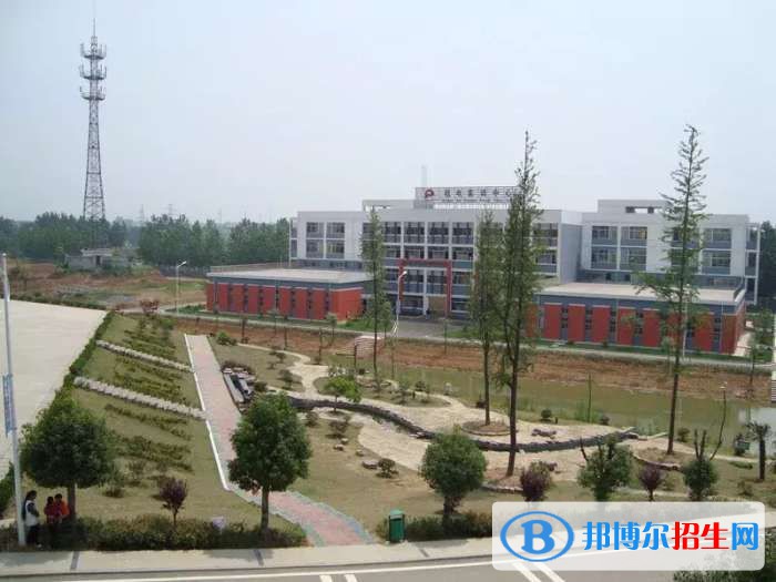 威遠(yuǎn)縣職業(yè)技術(shù)學(xué)校2022年學(xué)費(fèi)、收費(fèi)多少