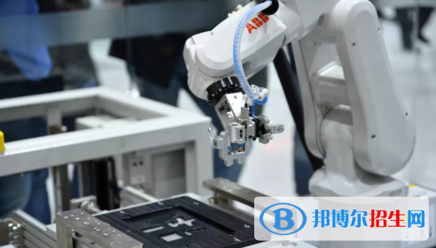 貴陽2022年男生中專學什么專業(yè)好找工作