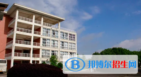 紅河州衛(wèi)生護理學(xué)校2022年報名條件、招生要求、招生對象