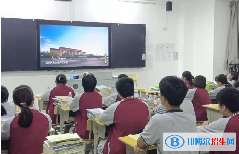 南京醫(yī)藥中等專業(yè)學(xué)校2022年報(bào)名條件、招生要求、招生對象