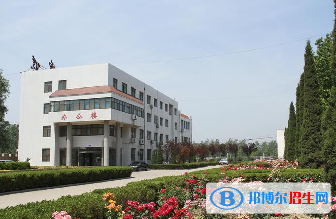 重慶松藻技工學(xué)校2022年報名條件、招生要求、招生對象