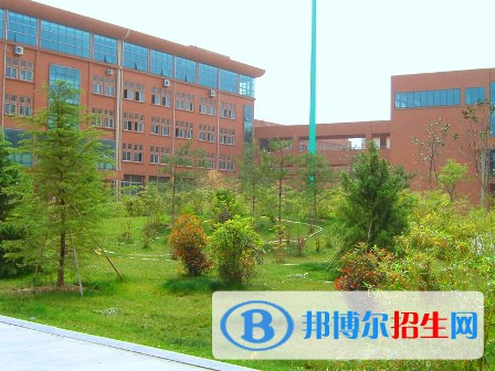 云南省思茅衛(wèi)生學校2022年學費、收費多少