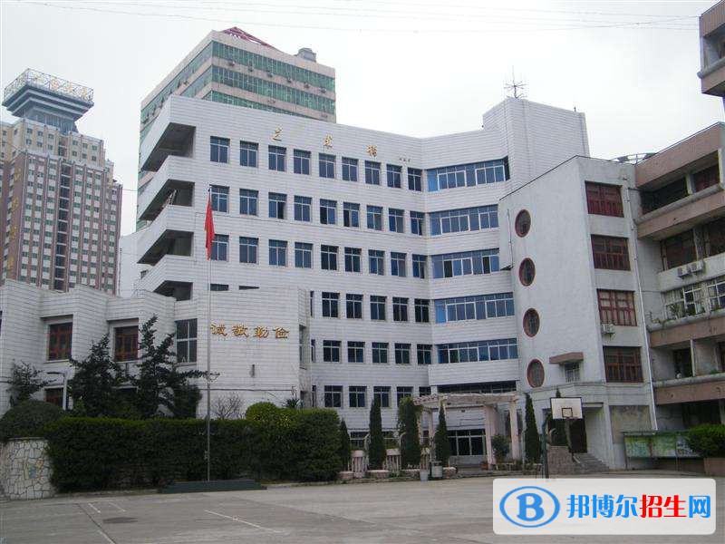 src=http://www.qirb.com.cn/skin/zhaosheng/image/nopic.gif
