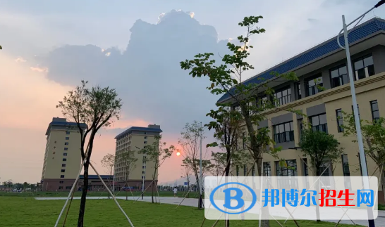 云南工業(yè)高級技工學(xué)校2022年學(xué)費、收費多少