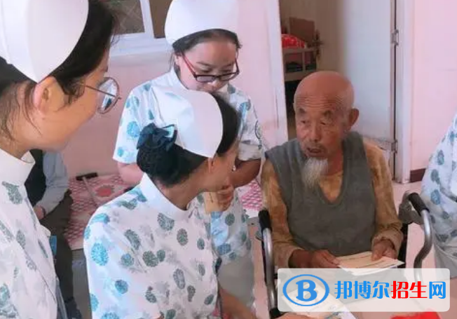 重慶2022年護(hù)理學(xué)校什么專(zhuān)業(yè)比較好