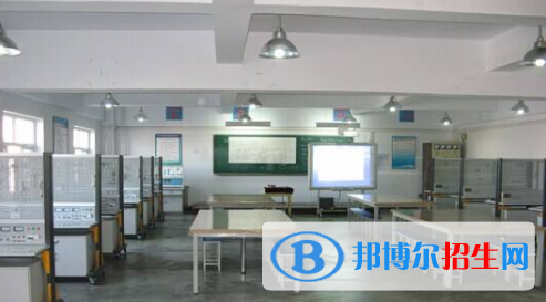 保定機(jī)械電子技工學(xué)校2022年招生辦聯(lián)系電話