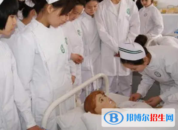 重慶2022年護(hù)理學(xué)校里面有哪些專(zhuān)業(yè)