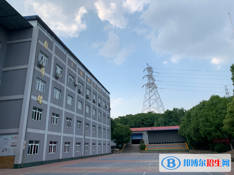 南京信息工程技工學(xué)校2022年報名條件、招生要求、招生對象