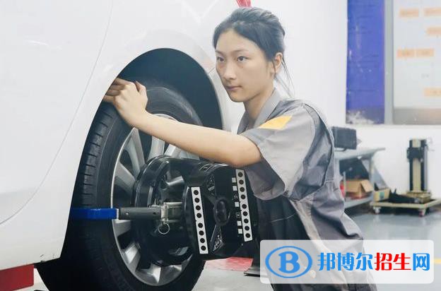 蘭州2022年汽修學(xué)校適合女生學(xué)嗎