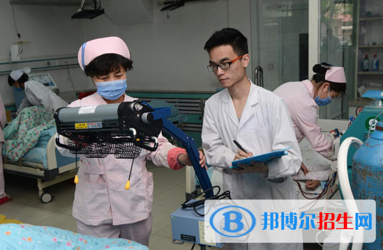 重慶2022年適合男生的護理學(xué)校專業(yè)