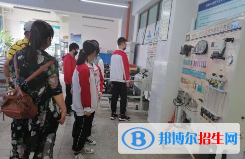 蘭州2022年汽修學(xué)校有女生嗎