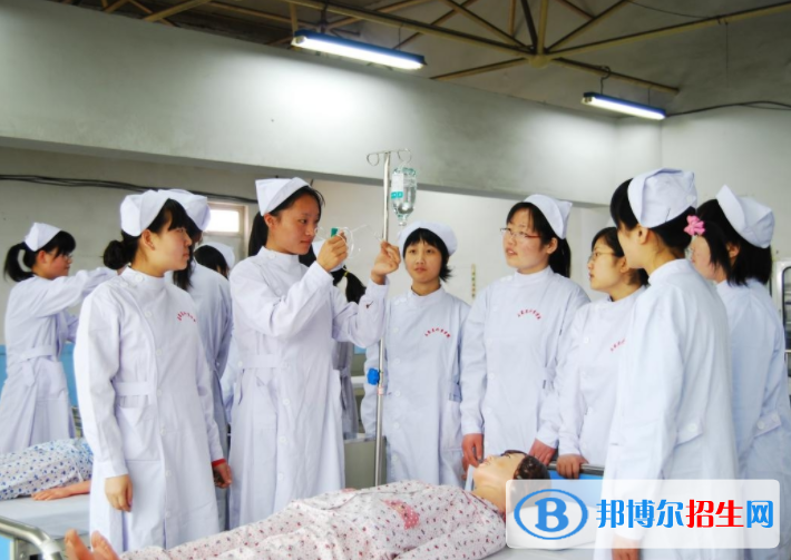 重慶2022年護(hù)理學(xué)校有女生嗎