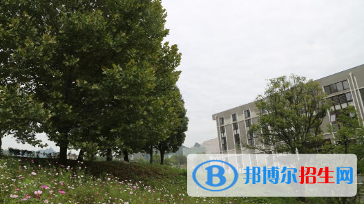 六盤水市鐘山區(qū)職業(yè)技術學校2022年報名條件、招生要求、招生對象
