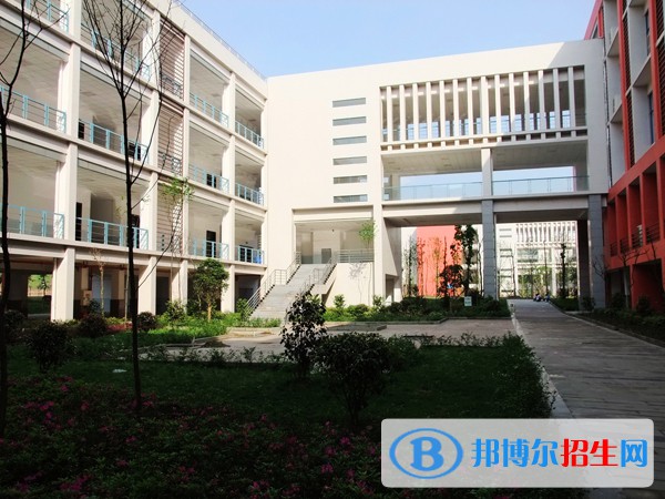 承德現代中等專業(yè)學校2022年招生辦聯(lián)系電話