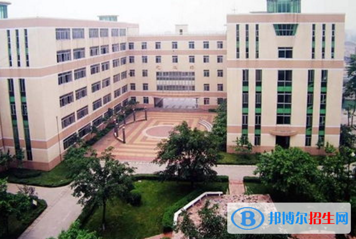 重慶市潼南縣闇公職業(yè)高級中學(xué)2022年招生辦聯(lián)系電話