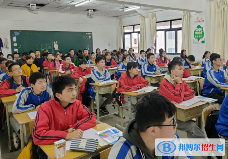 都江堰玉堂中學(xué)2022年學(xué)費(fèi)、收費(fèi)多少