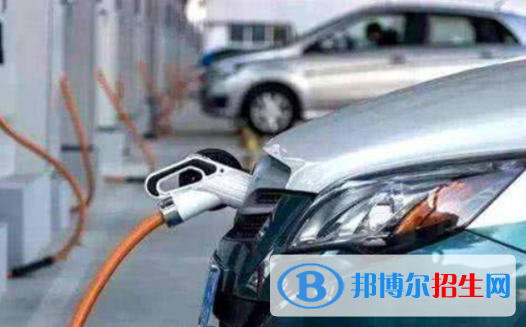 杭州2022年初中生報什么汽修學校