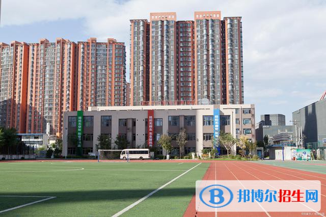  瑞得福國(guó)際學(xué)校高中部2022年入學(xué)條件