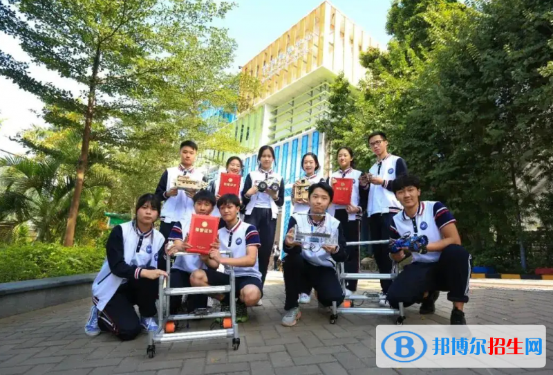  深圳桃源居中澳實(shí)驗(yàn)學(xué)?？孔V嗎