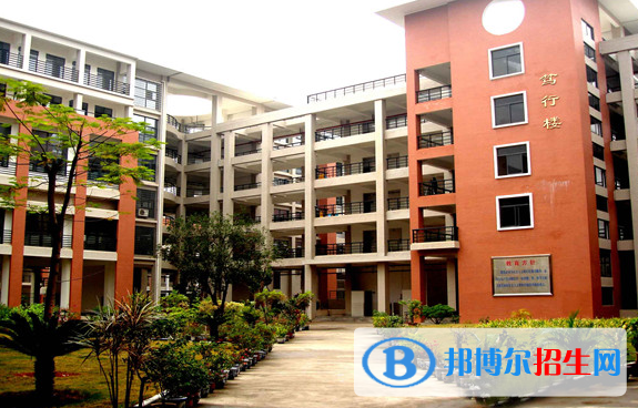 輝縣市第一職業(yè)中等專業(yè)學校2022年學費、收費多少