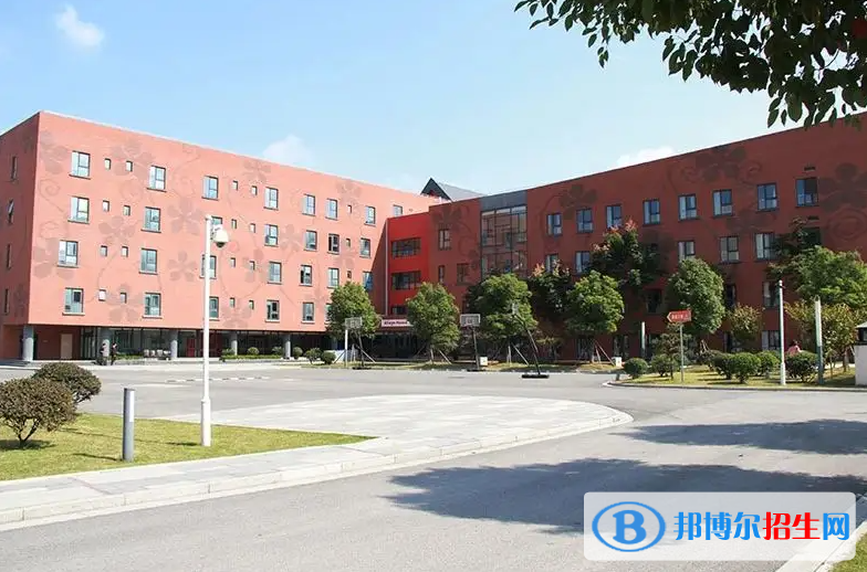 蘇州德威國際學(xué)?？孔V嗎
