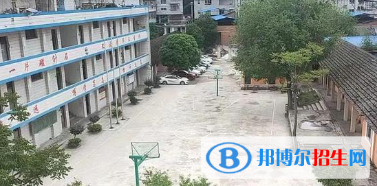 黔東南州凱旋工業(yè)學(xué)校2022年學(xué)費(fèi)、收費(fèi)多少