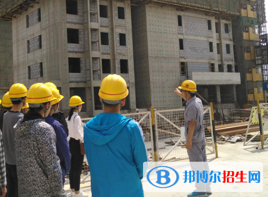 重慶2022年建筑學(xué)校中專升大?？际裁? width=
