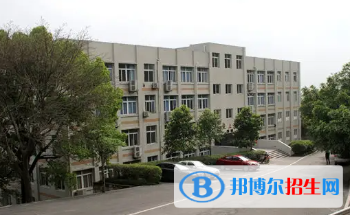 重慶2022年建筑學校好還是大專好