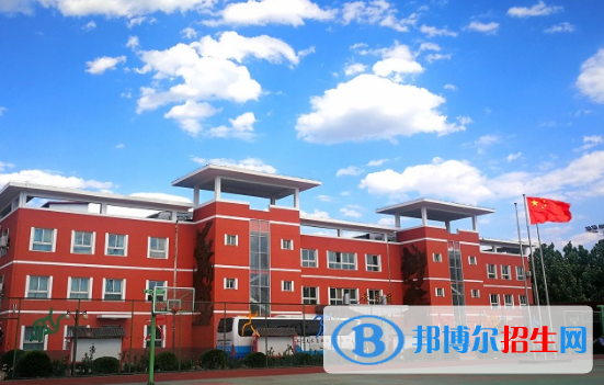 北京工藝美術(shù)高級技工學(xué)校學(xué)費(fèi)