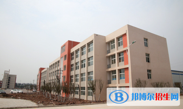 內(nèi)江職業(yè)培訓(xùn)技工學(xué)校2022年報(bào)名條件、招生要求、招生對象