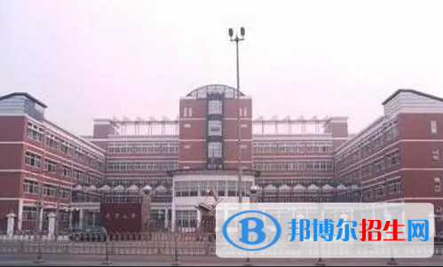 天津二中劍橋教育中心2022年學(xué)費(fèi)標(biāo)準(zhǔn)