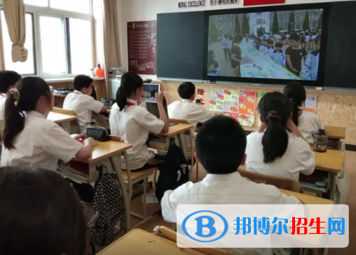 天津英華國際學(xué)?？孔V嗎
