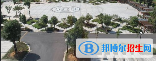 學(xué)校2