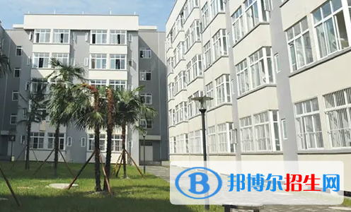 成都2022年現(xiàn)在上什么鐵路學校好