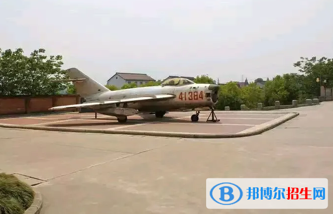 陜西2023年中專學(xué)校好還是職高好