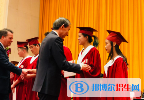 北京中加學(xué)校2023年報名條件、招生要求、招生對象 
