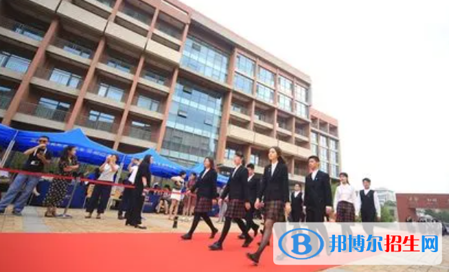 成都孔裔國(guó)際公學(xué)初中部2023年入學(xué)條件2