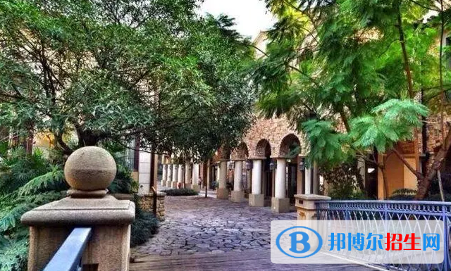 成都麓山國際光亞學(xué)校初中部怎么樣