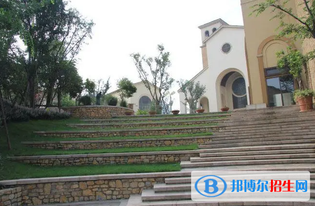 成都麓山國際光亞學校初中部靠譜嗎