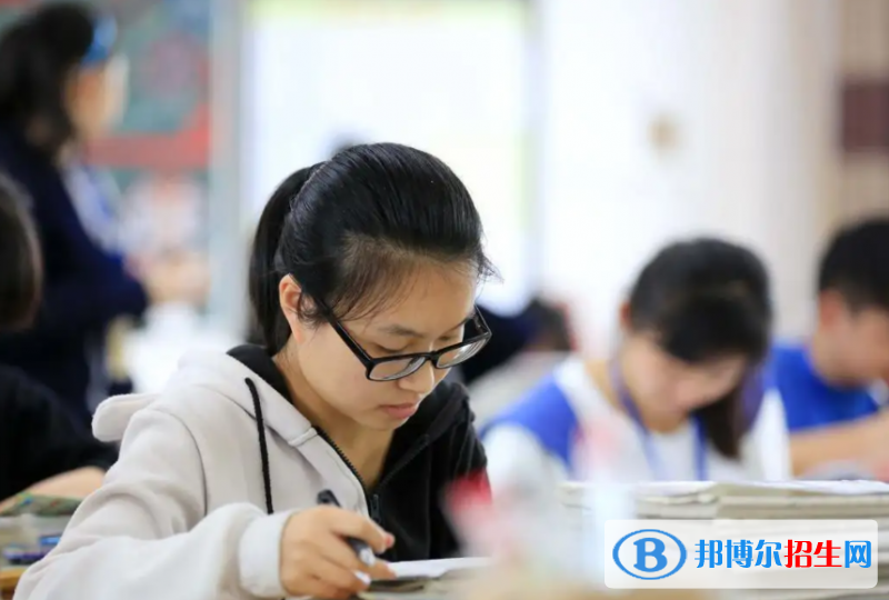 2022年河南高考一本分數(shù)線公布（理科+文科）