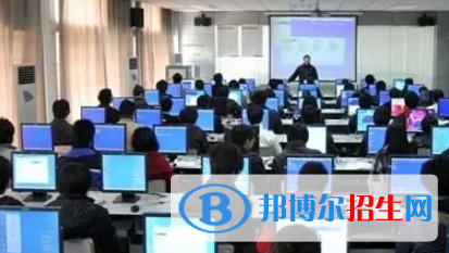 廣西2023年上計算機(jī)學(xué)校學(xué)什么好
