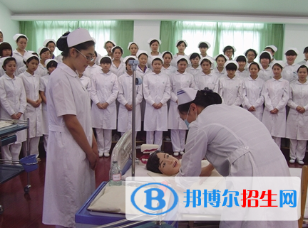 云南2023年設(shè)有衛(wèi)校專(zhuān)業(yè)的公辦大專(zhuān)