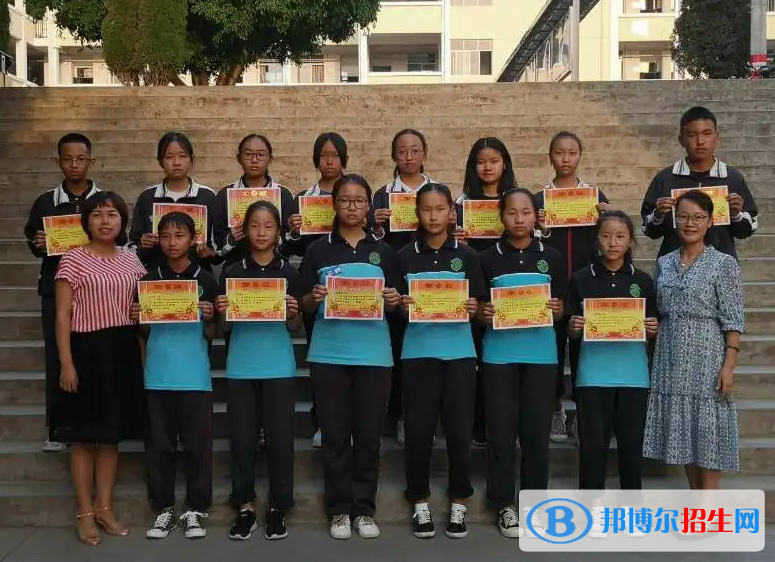  云南2023年初中畢業(yè)女生上什么中專學校好